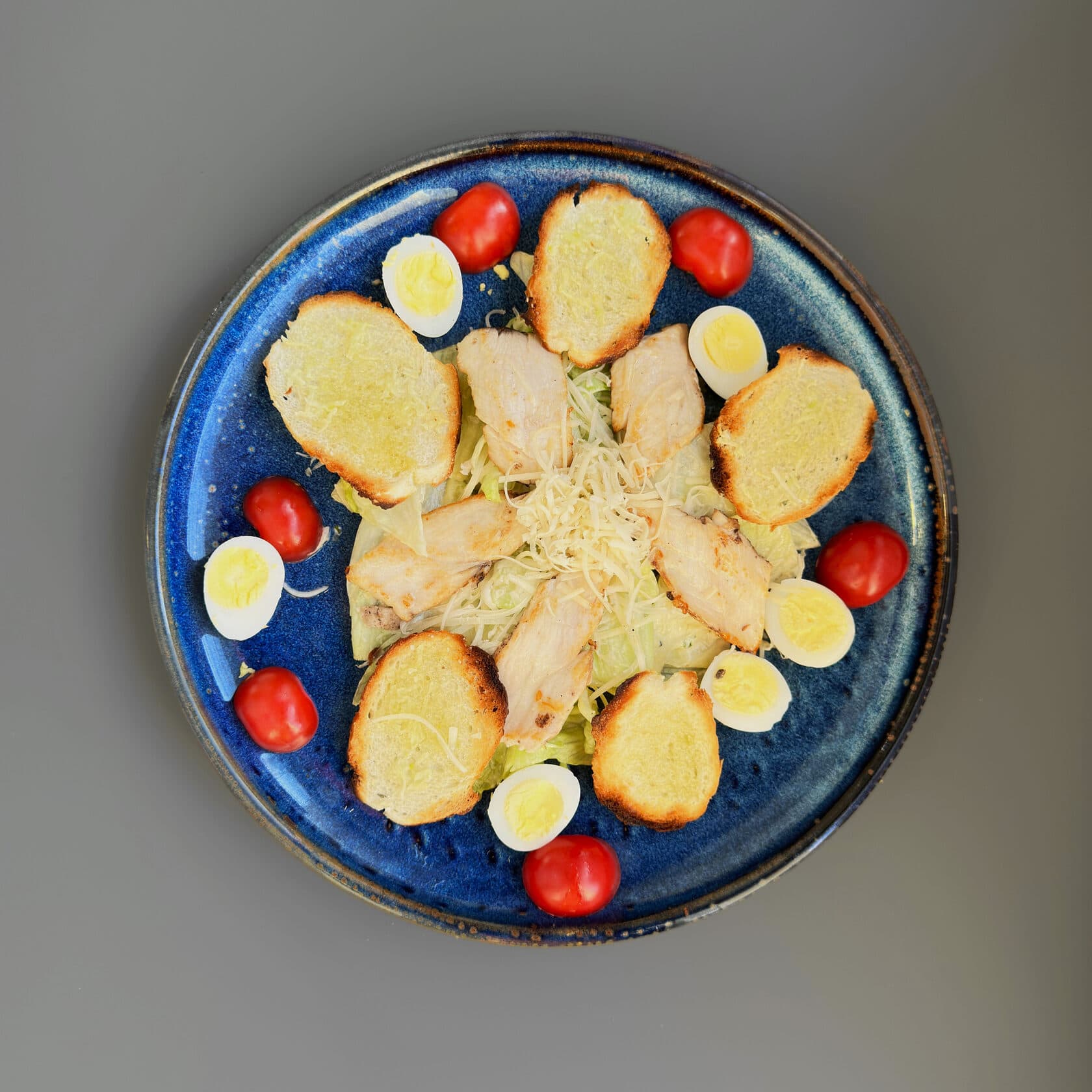 Цезарь с курицей